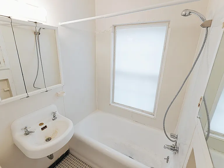 1403 E St #B3 — Photo 15