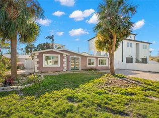 16208 3rd St E, Redington Beach, FL 33708