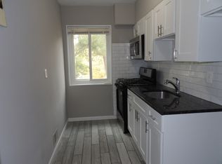 872 Bellevue St SE APT 2, Washington, DC 20032