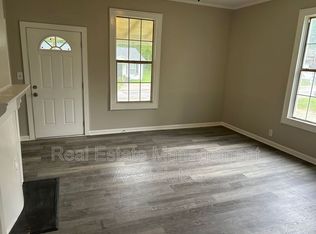 314 W Cherry St, Griffin, GA