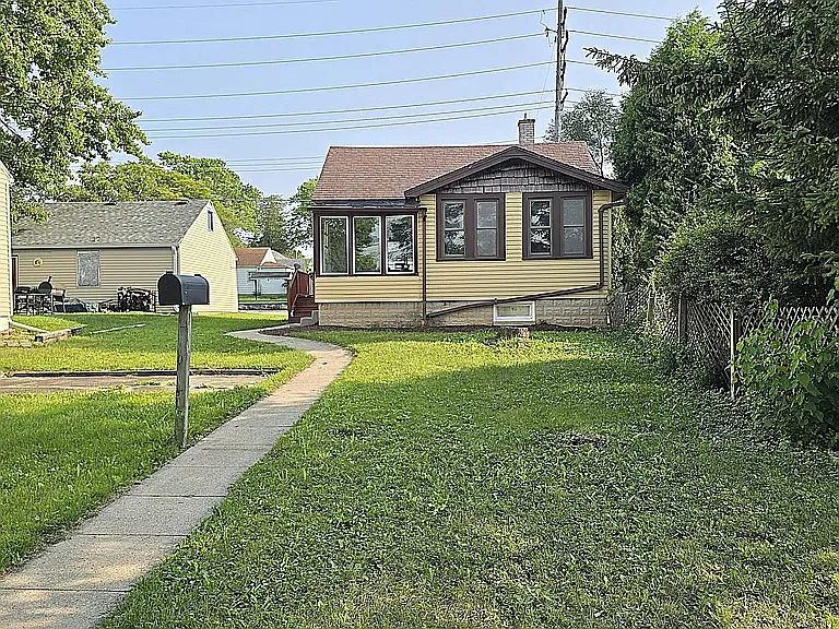 1 bed, 642 sqft, $1,100 — Photo 1
