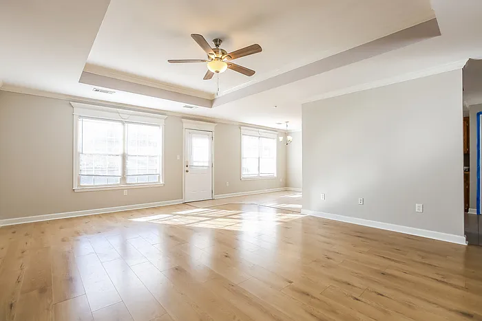 3 bed, 2.0 bath, 1486 sqft, $1,725 — Photo 4