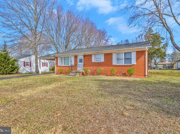 11714 Lancelot Dr, Waldorf, MD 20601