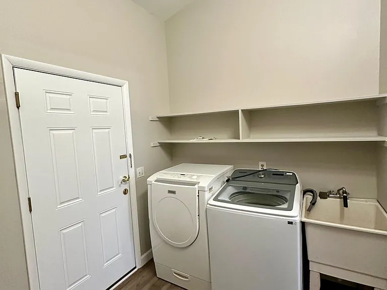 795 Watersedge Dr — Photo 6