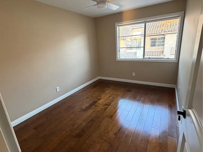 27 Tradewinds — Photo 17