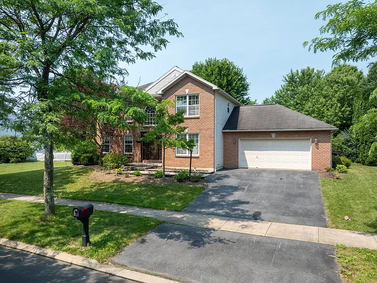 2184 Autumnwood Dr — Photo 2