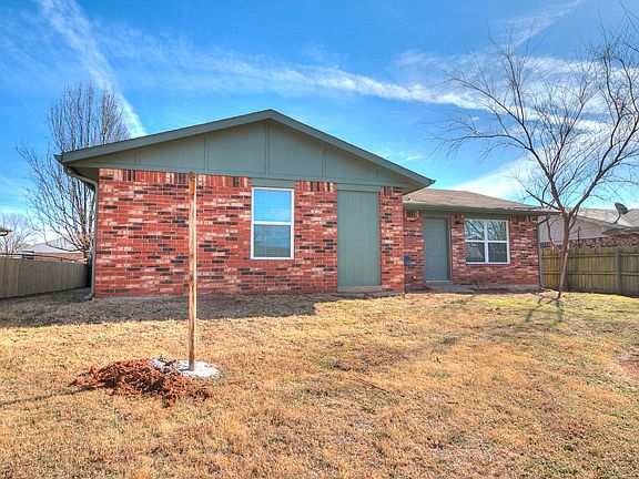 3rd image of 1516 Pecan Grove St
