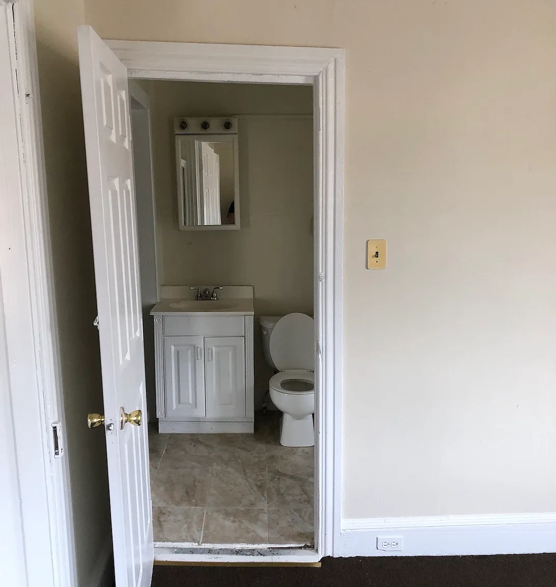 3 bed, 800 sqft, $1,700 — Photo 3