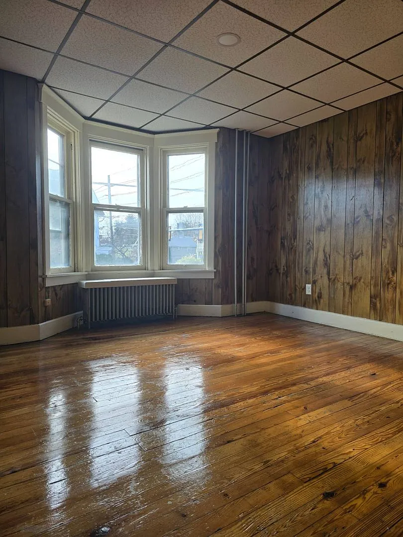4 Bedroom — Photo 4