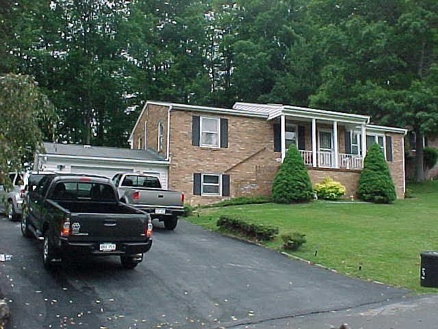 2nd image of 8 Redden Vlg