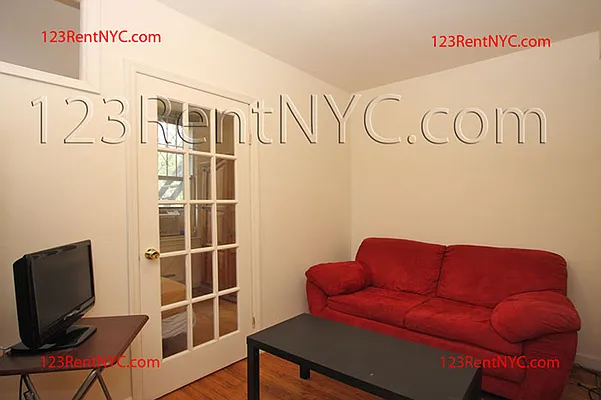 Rented by Chartwell Manhattan Realty | media 2
