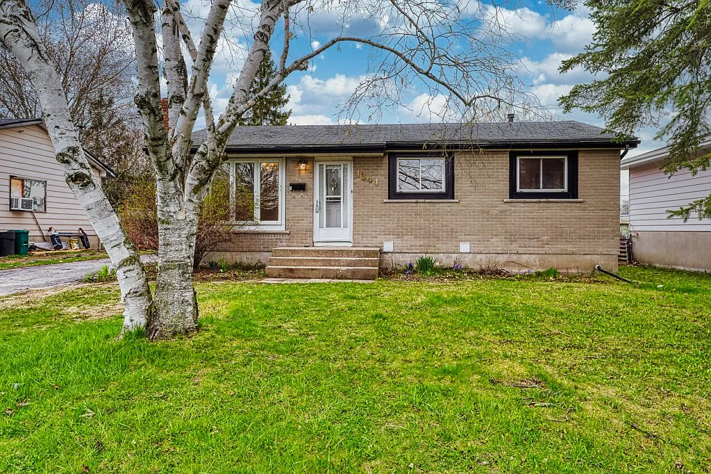 1344 Waverley Crescent Kingston — Photo 2