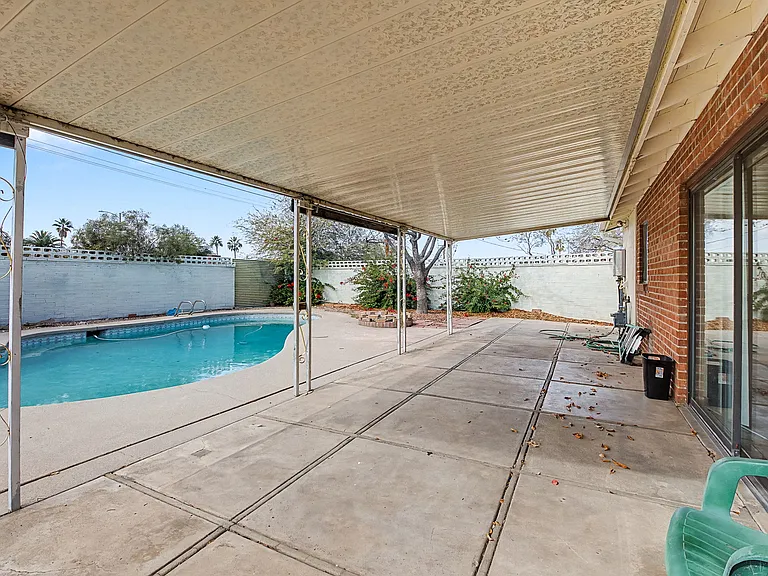 402 S Harvard Ave — Photo 12