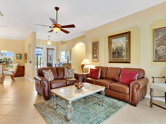4th image of 499 NW Emilia Way