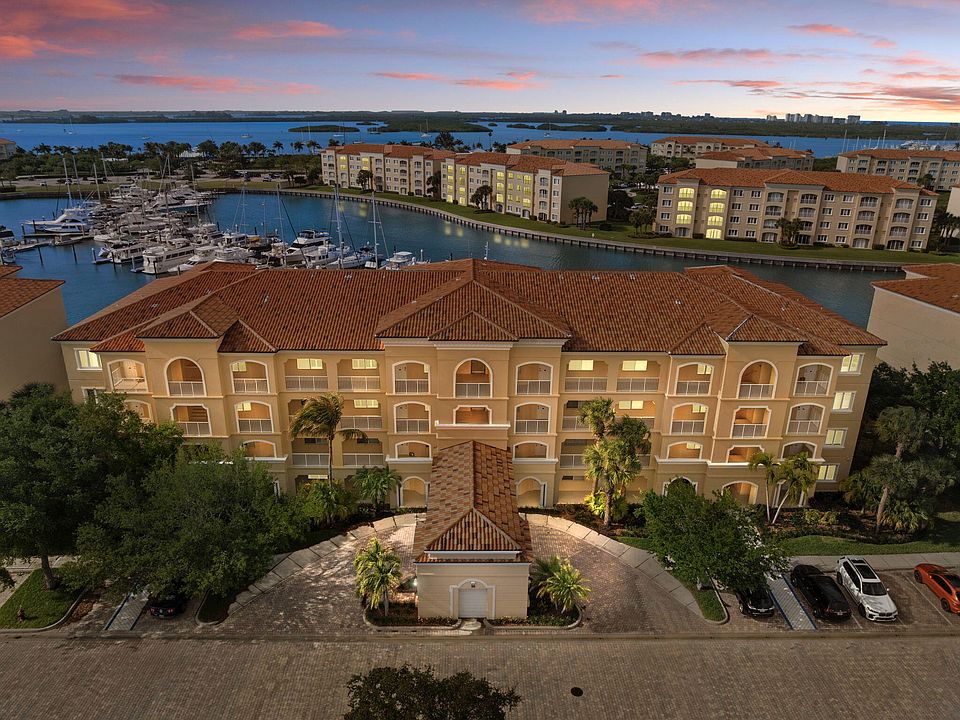 1st image of 16 Harbour Isle Drive W #303