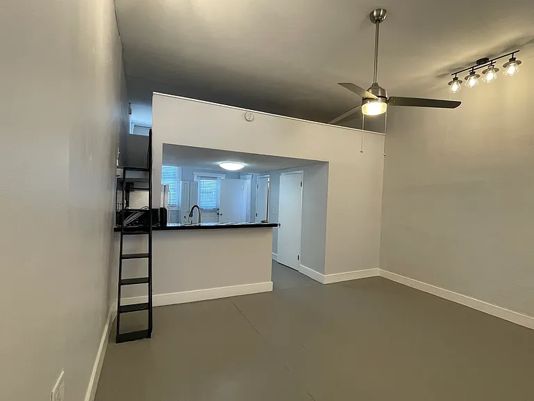 2305 W Texas Ave #5 — Photo 24