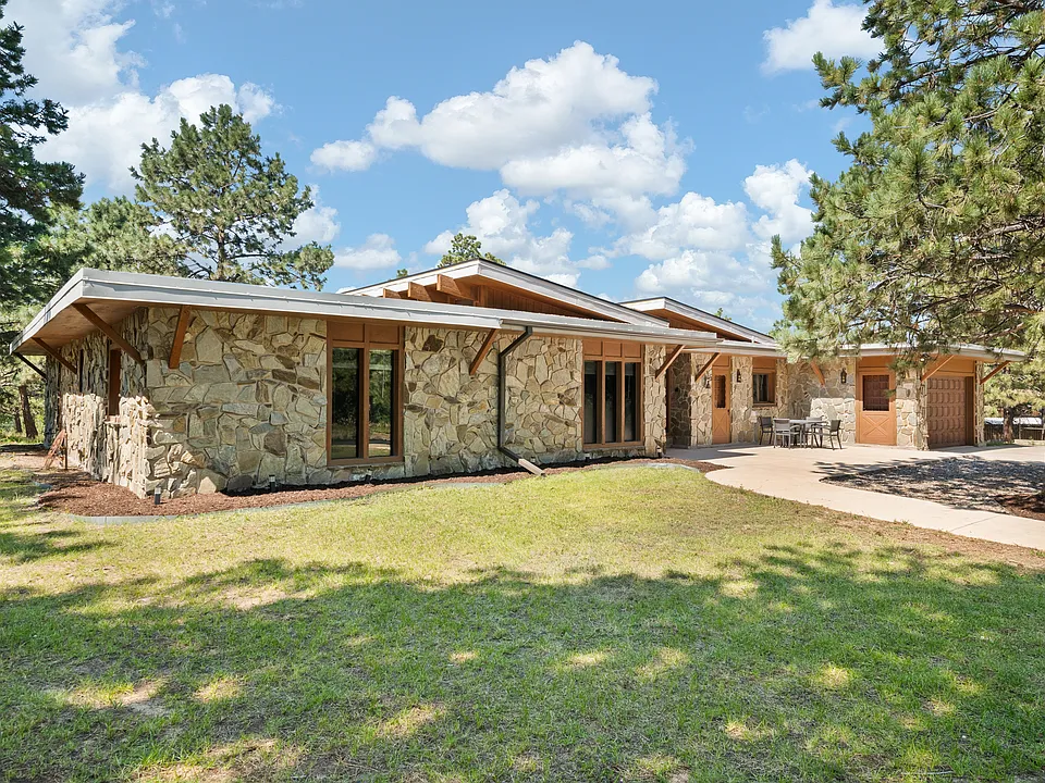 11130 Burgess Ln
