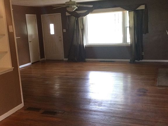 2nd image of 6522 Lockwood Ln