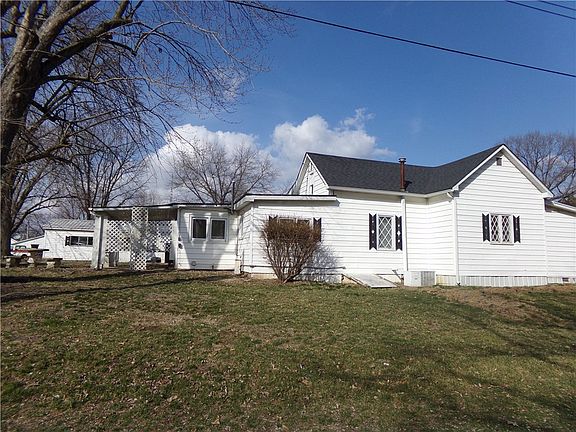 2nd image of 1014 S Wood St