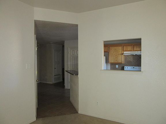 3rd image of 1101 Nicholas Cir APT B