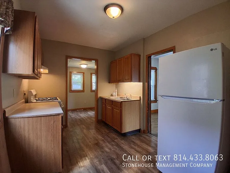 1302 W 25th St — Photo 16