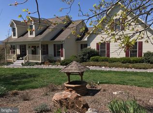 33 Phoebe Ln, Berkeley Springs, WV 25411