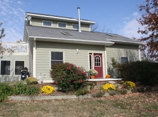 651 E Calvin Dr, Hartsburg, MO 65039
