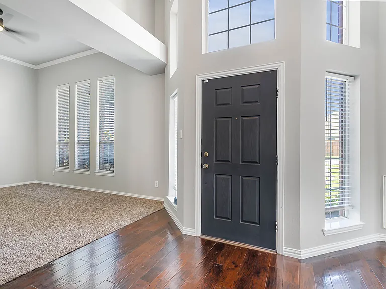 2940 Hagen Dr — Photo 9