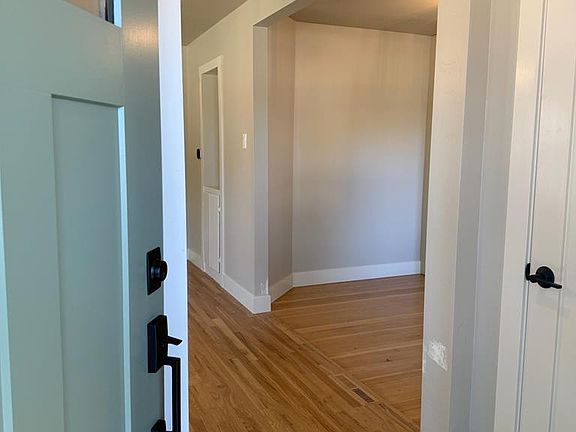 5th image of 119 Dotson Ave
