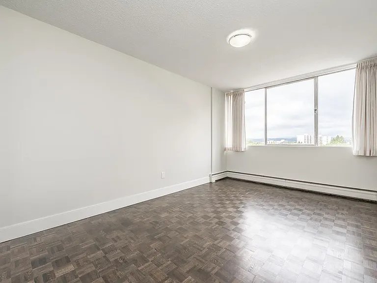 350 Douglas St — Photo 19