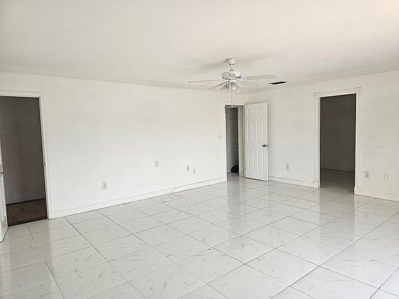 4th image of 15892 Kilmarnock Dr