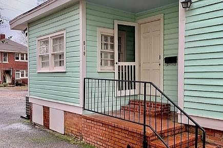 2nd image of 919 Cumberland St