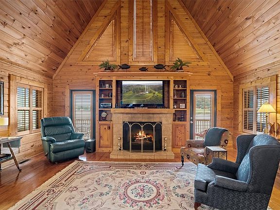 4th image of 53 Pine Ln