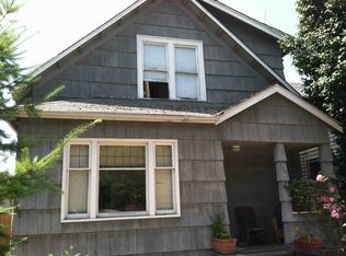 5249 11th Ave NE, Seattle, WA 98105