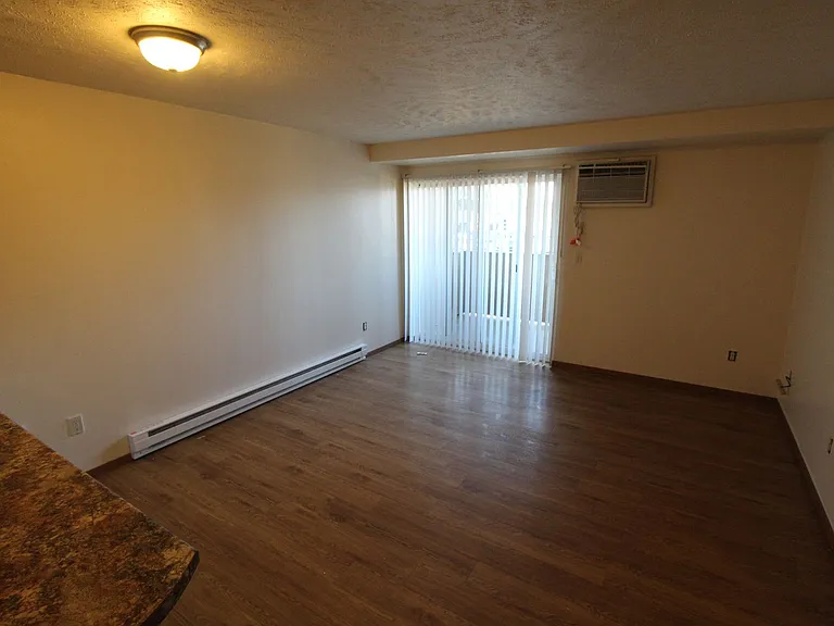 Pineridge Apartments — Photo 2