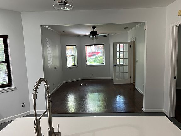 3rd image of 4340 N Sawyer Ave #G