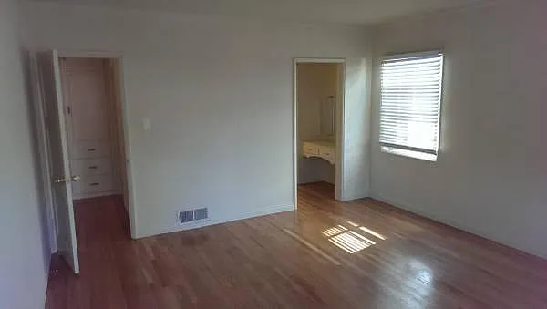 1226 S Longwood Ave #1226 — Photo 13