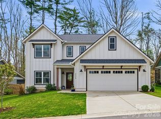 205 Weybridge Dr, Arden, NC 28704