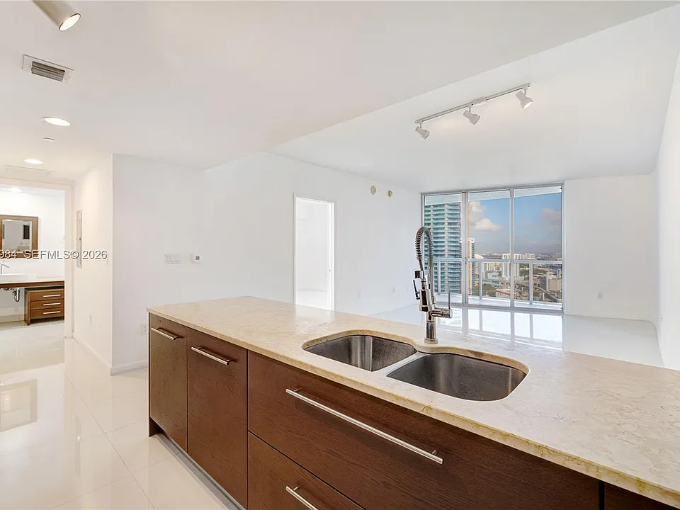 465 Brickell Ave #3506