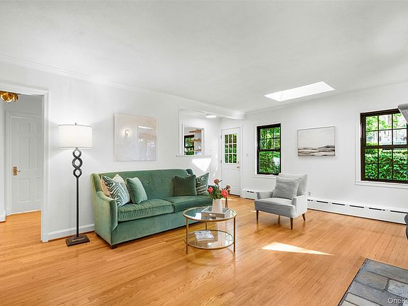 4th image of 62 Myrtle Boulevard