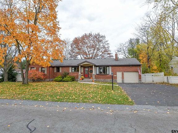 4th image of 23 Ableman Ave