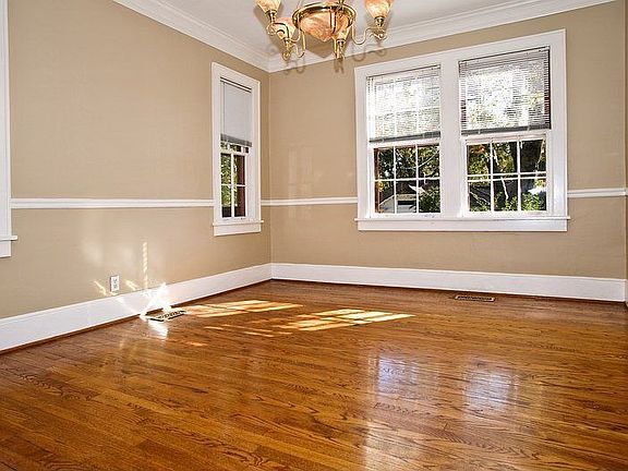 5th image of 2620 Ashwood Ave