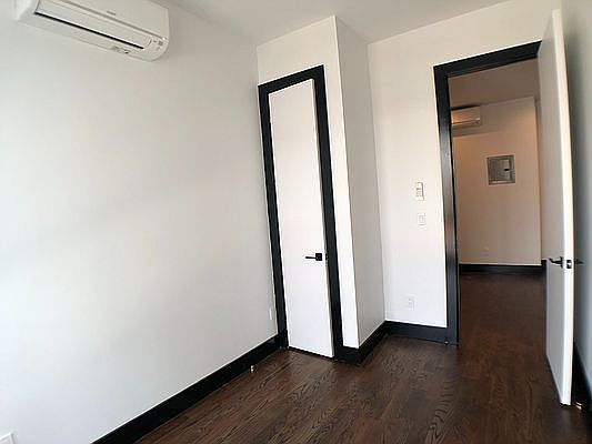 5th image of 327 Woodbine St #3