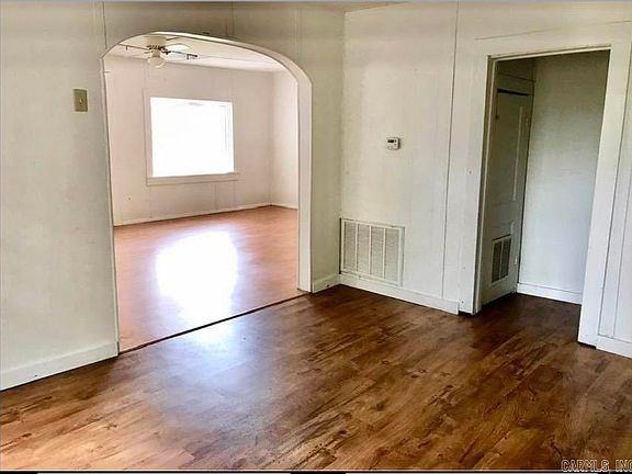 3rd image of 511 N Hickory St