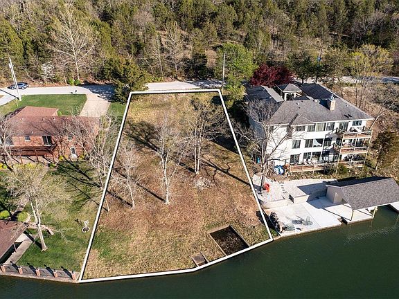 2nd image of 10069 Waterford Dr