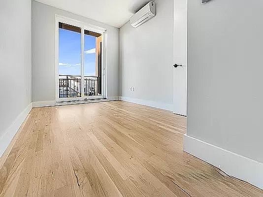 3rd image of 111 Troutman St APT 4B