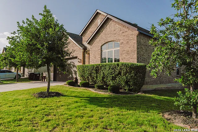 4 bed, 2.5 bath, 2264 sqft, $2,950 — Photo 3