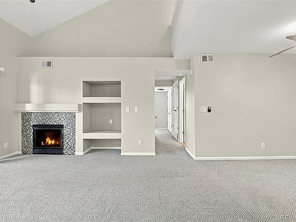 4th image of 6310 Oak Street #308