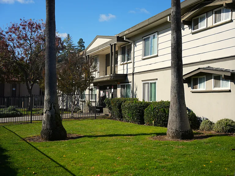Rancho Terrace — Photo 22