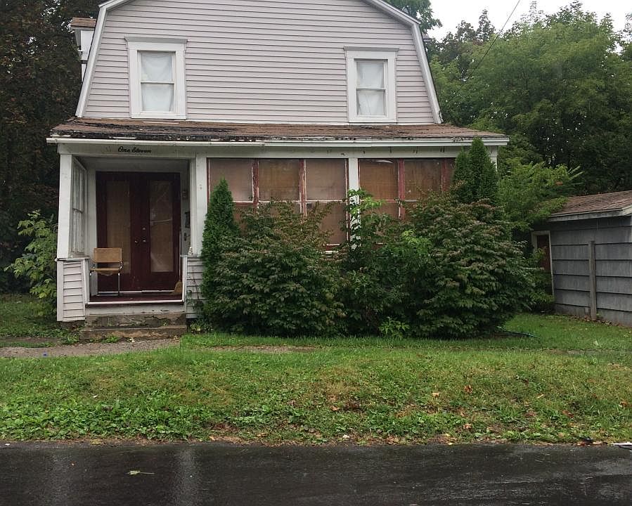 2nd image of 111 Raymond Ave